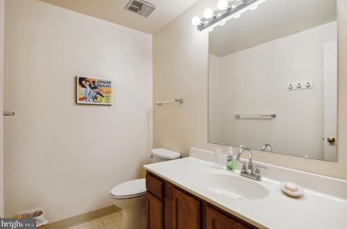 4 Casino Ct, Silver Spring MD 20906-5953 exterior