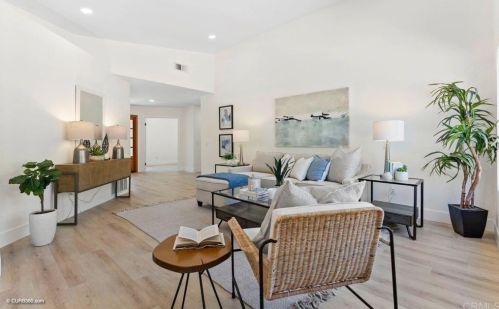 335 Whispering Brook Dr, Vista CA 92083-1956 exterior