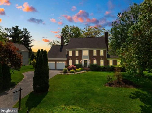 17618 Coachman Dr, Hamilton, VA 20158-9516