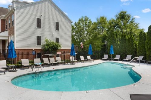 2273 Limehurst Dr, Atlanta GA  30319-5725 exterior