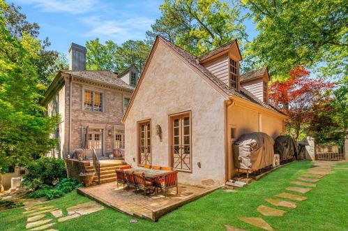 3229 Arden Rd, Atlanta GA  30305-1936 exterior