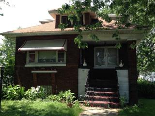 244 18th Ave, Broadview, IL 60153-1447