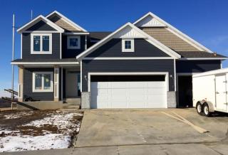 3235 Woodstone Dr, Rochester, MN 55902