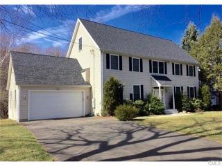 7 Burlington Ct, Norwalk CT  06851-3001 exterior