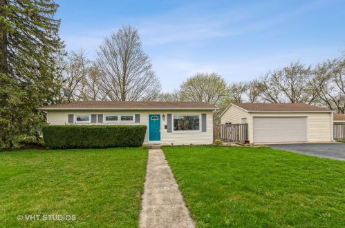 202 Hickory St, North Aurora, IL 60542-1341