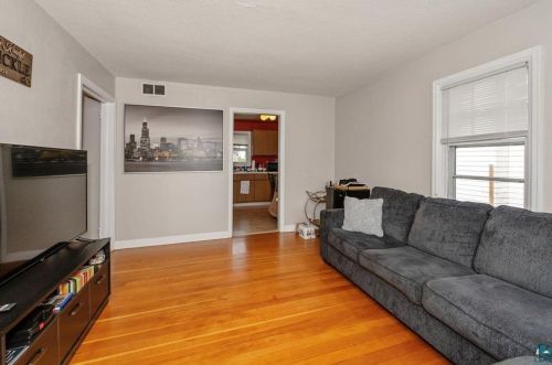 5719 Superior St, Duluth, MN 55804-2532