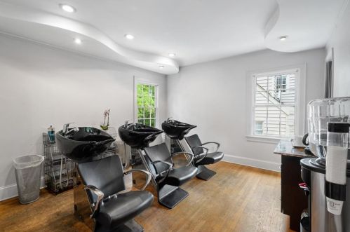 2965 Hardman Ct, Atlanta GA  30305-3424 exterior
