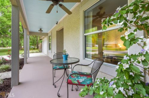 71 Sadler Cove Dr, Woodbine, GA 31569-3805