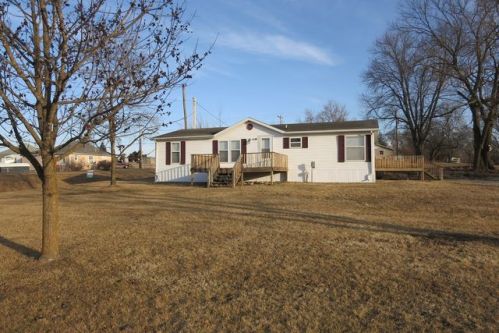 1203 Factory St, Bethany, MO 64424-1141