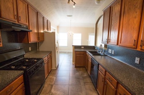 2208 Jefferson Crossing Dr, Conroe TX  77304-6804 exterior