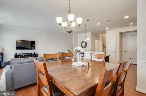 4706 Dane Ridge Cir, Woodbridge, VA 22193-6519