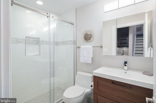 2022 Chancellor St, Philadelphia PA 19103-5605 exterior