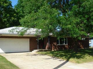 1710 Sunset Ave, Springfield OH  45505-4316 exterior