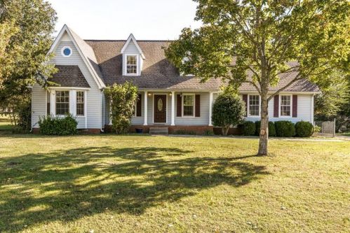 8351 Stewarts Bend Dr, Murfreesboro, TN 37129-2541