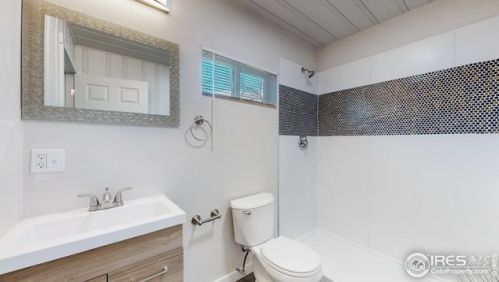 405 6th Ave, Denver CO  80204-5122 exterior