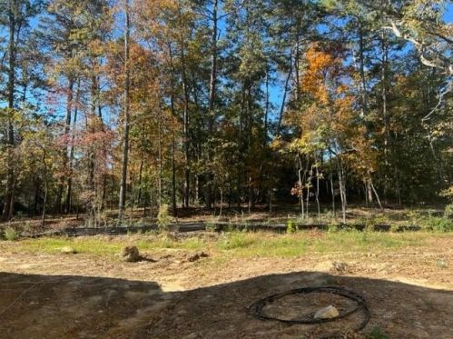2555 Hickory Valley Dr, Lithonia, GA 30078-3230