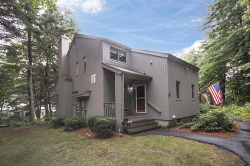 61 Brookside Dr, Stratham, NH 03885-2128