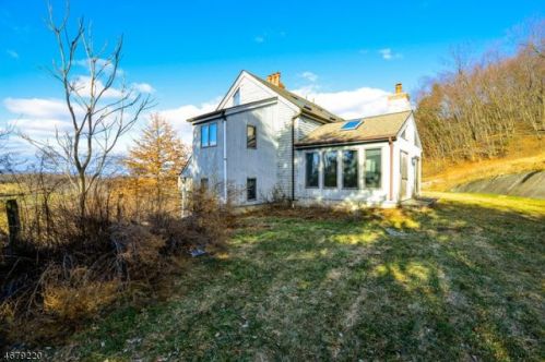 50 Fox Hill Rd, Lafayette, NJ 07848-3136