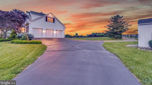38311 Millstone Dr, Purcellville, VA 20132-3740