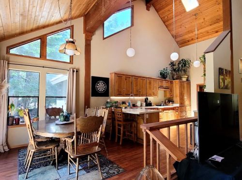 11765 Silverfir Dr, Truckee CA  96161-3211 exterior