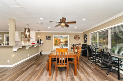 5064 Myrtle Ave, Riverside CA  92506-1423 exterior
