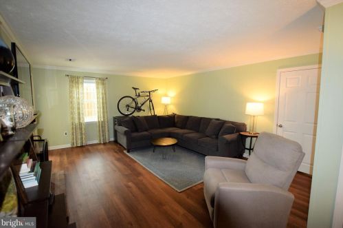 6100 Heron Pond Ct, Springfield VA  22015-3738 exterior