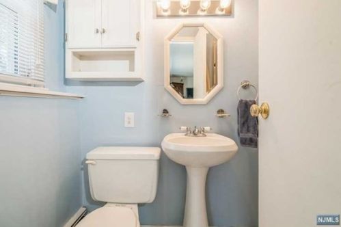 23 Meadow Ln, Hackettstown NJ  07840-4115 exterior