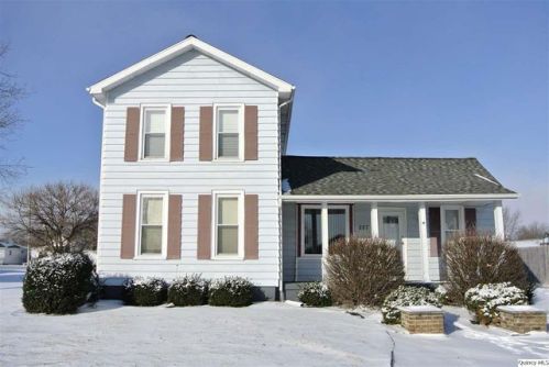 227 Church St, Mendon, IL 62351-1239
