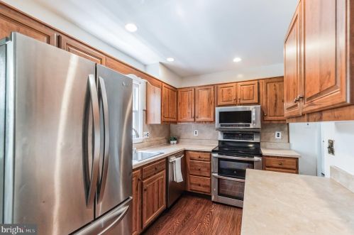 1200 Terrylynn Ct, Herndon, VA 20170-3648