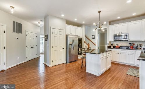7742 Royal Sydney Dr, Gainesville VA  20155-2867 exterior