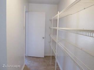 910 Runnymede Dr, Greenfield IN  46140-7180 exterior