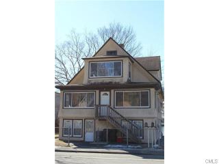 420 Roosevelt Dr, Derby CT  06418-1667 exterior