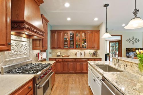 3315 Crestmoor Dr, Saint Paul MN  55125-5006 exterior