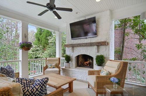 2672 Ellwood Dr, Atlanta GA  30305-3866 exterior