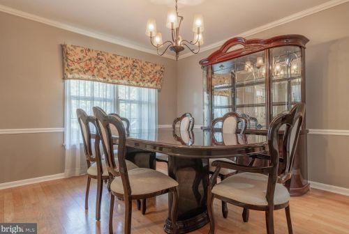 4 Turnmore Ct, Silver Spring MD  20906-2129 exterior