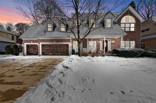 925 Winslow Cir, Glendale Heights, IL 60137-3776