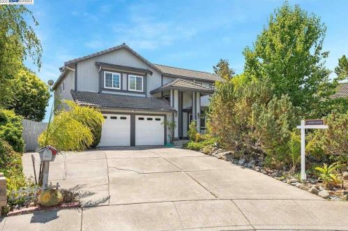 8701 Augusta Ct, Pleasanton, CA 94568-1065