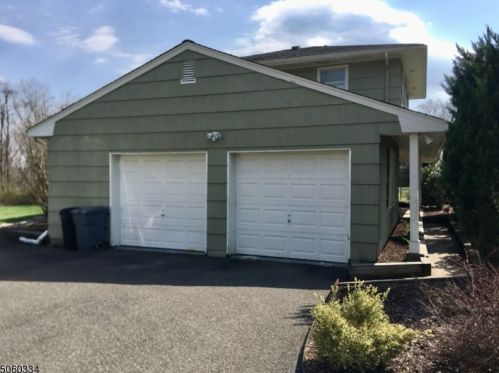 141 Winding Way, Stirling, NJ 07980-1131