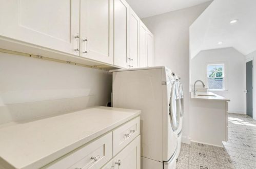 5380 High Point Mnr, Atlanta GA  30342-2000 exterior