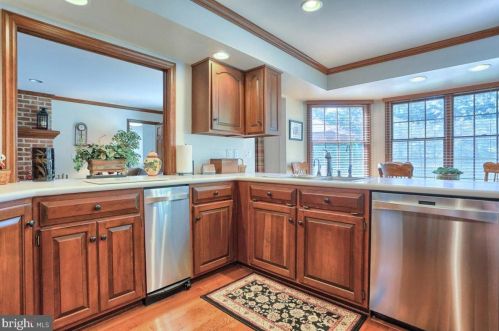 54 Strayer Dr, Carlisle PA 17013-4404 exterior