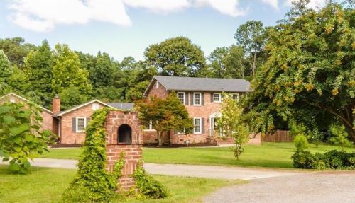2016 Warren Ct, North Augusta, SC 29860-8004