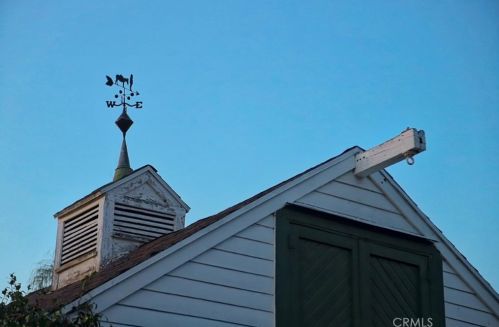 2473 Bywood Dr, Glendale CA  91206-4725 exterior