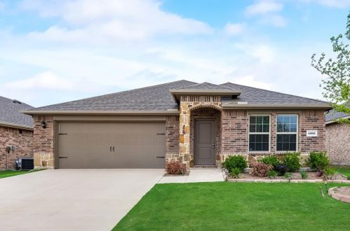 1302 Meadow Creek Dr, Princeton, TX 75407