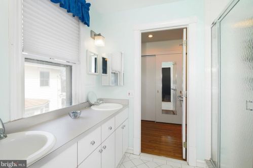 44 Linden Ave, Tavistock NJ 08033-2542 exterior