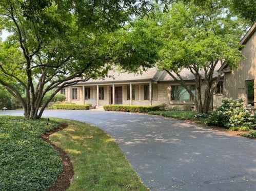 7207 Scots Ln, Bull Valley, IL 60014-6746