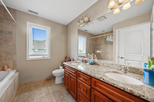 12465 Thornberry Dr, Lemont IL  60439-4616 exterior