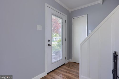708 Fireside Rd, York, PA 17404-1982