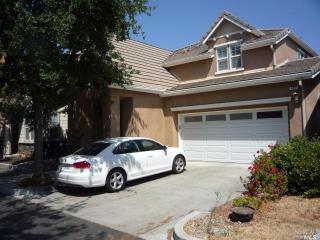 392 Mountain Meadows Dr, Fairfield, CA 94534-6771