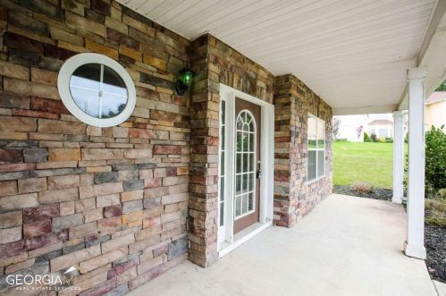 1115 Grey Rock Way, Suwanee GA  30024-1145 exterior