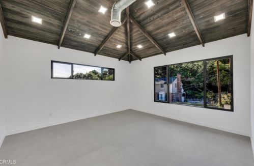 3132 Sparr Blvd, Glendale CA  91208-1663 exterior